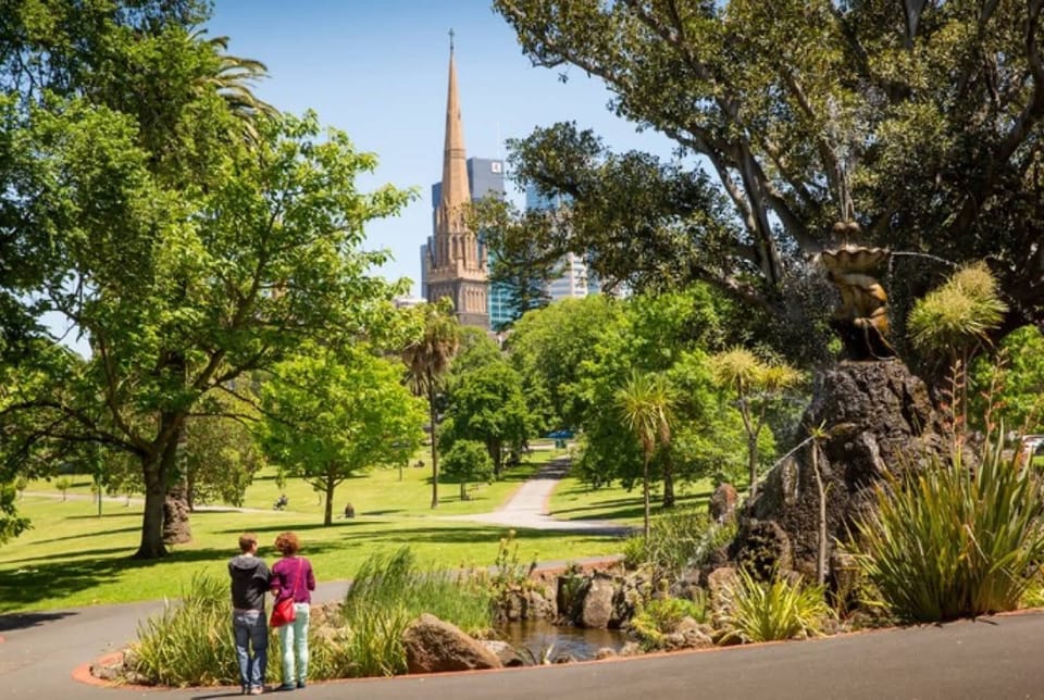 9 mins walk to Fitzroy Gardens