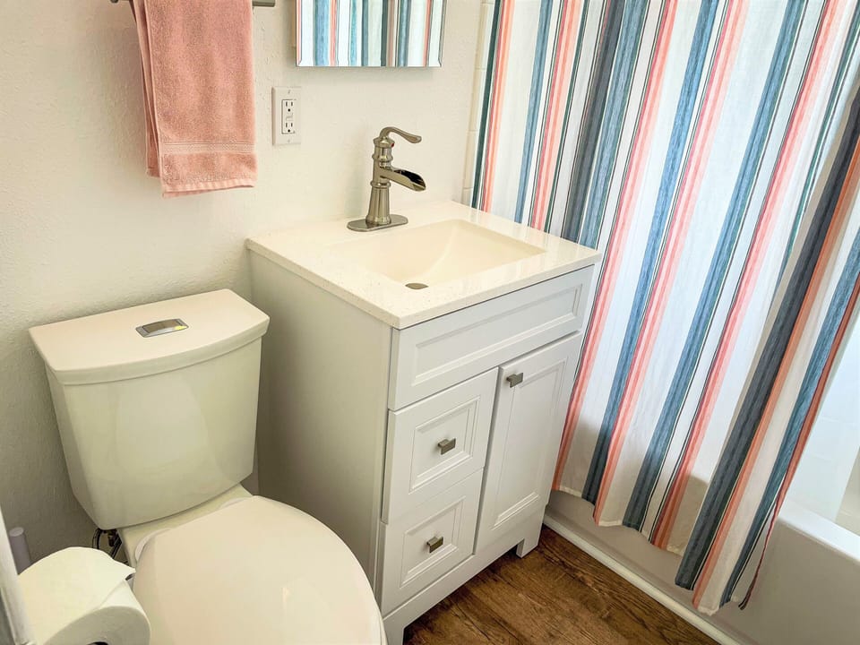 Bathroom | Plenty of Storage