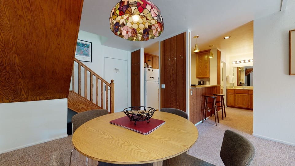 Hardwood, Flooring, Floor, Living Room, Room