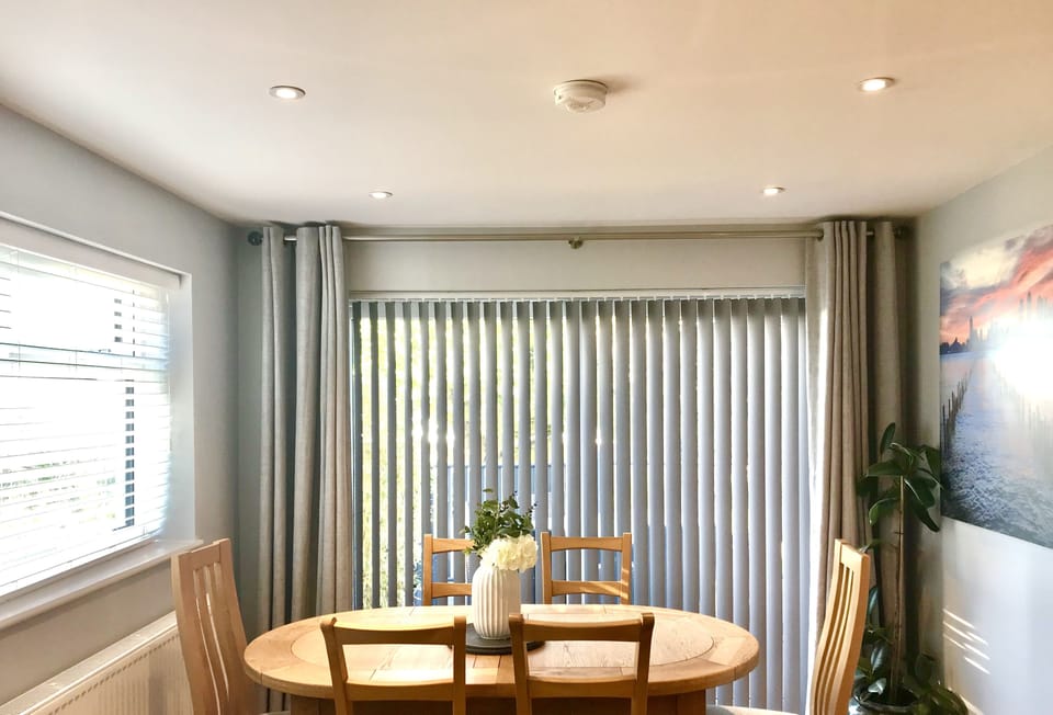 16 Beatrice Avenue, Shanklin: Dining table and chairs