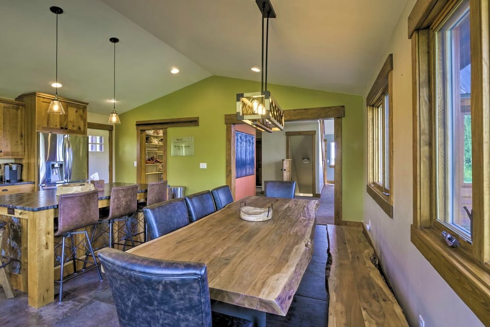 Another view of the dining space, the windows also have views of the mountains, aspens and the great outdoors.