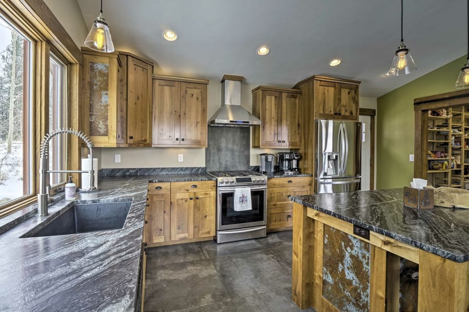 Plenty of room for multiple chef's