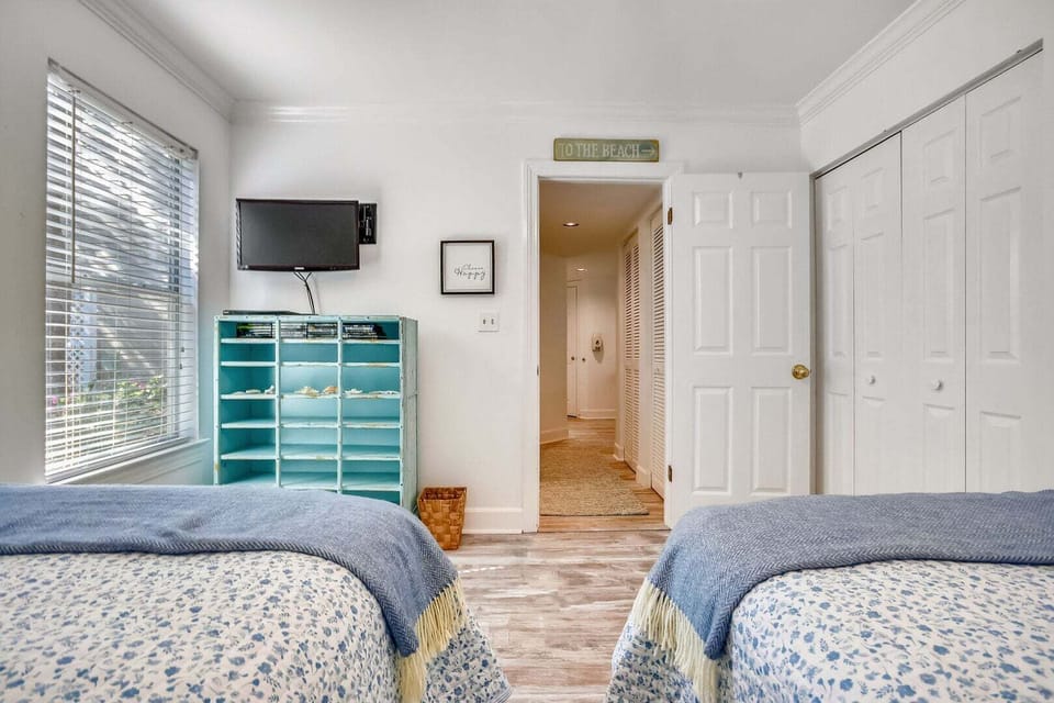 Guest bedroom