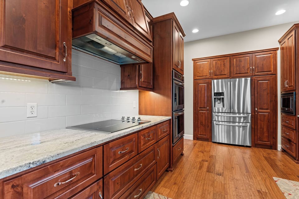 Double oven and cooktop