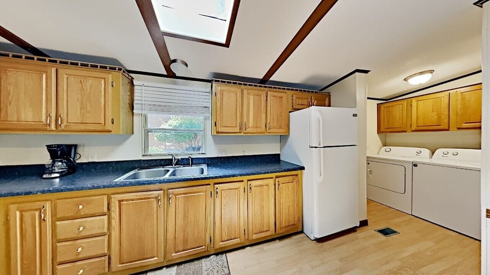 Kitchen/Laundry