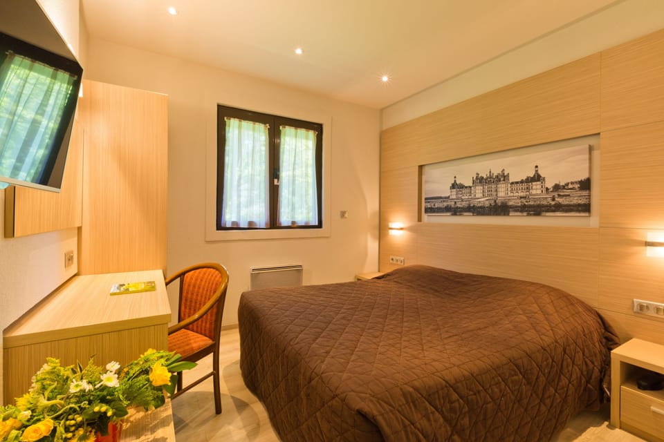 Classic Double Room, 1 Queen Bed (1er étage) | Desk, blackout drapes, soundproofing, free WiFi