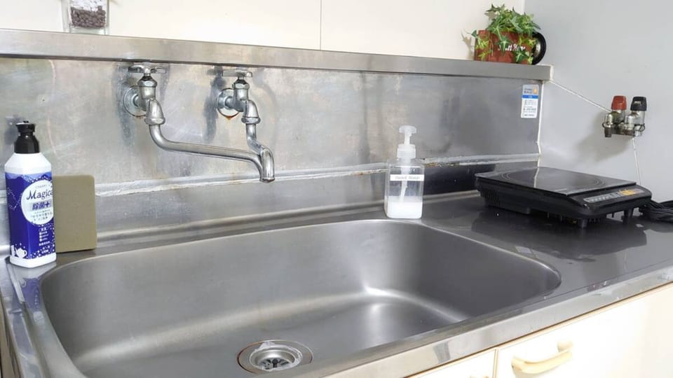 Basic Room, Non Smoking | Private kitchenette | Fridge, microwave, electric kettle, griddle