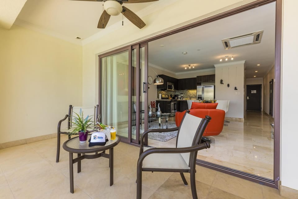 A great space too relax while enjoying the outdoor breeze.