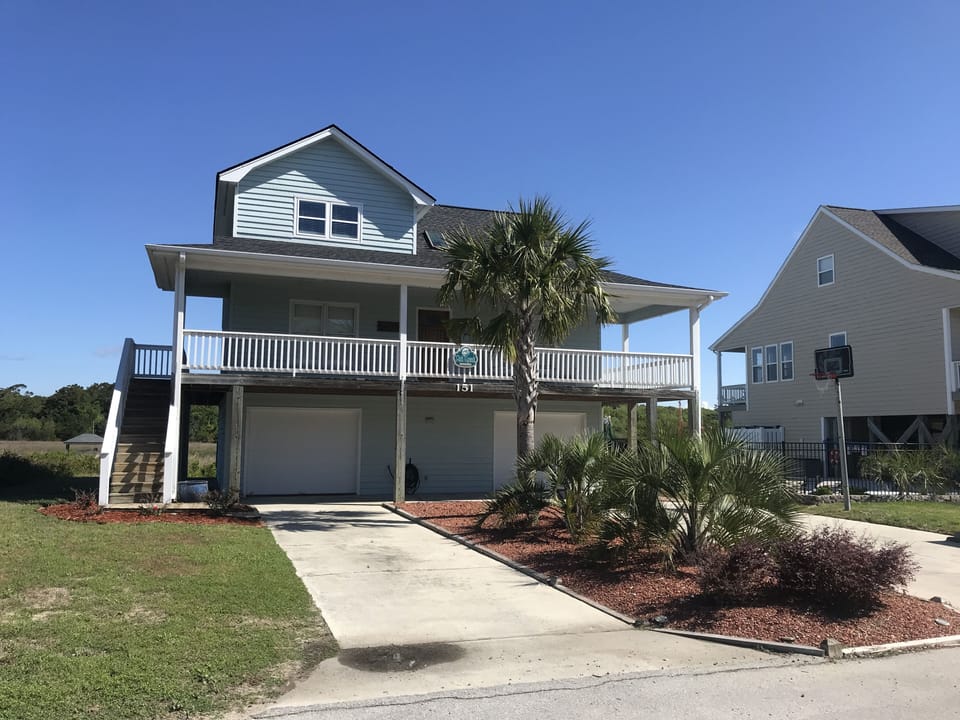 Wonderful beach home located on the ICW less than a 5 minute walk to the beach