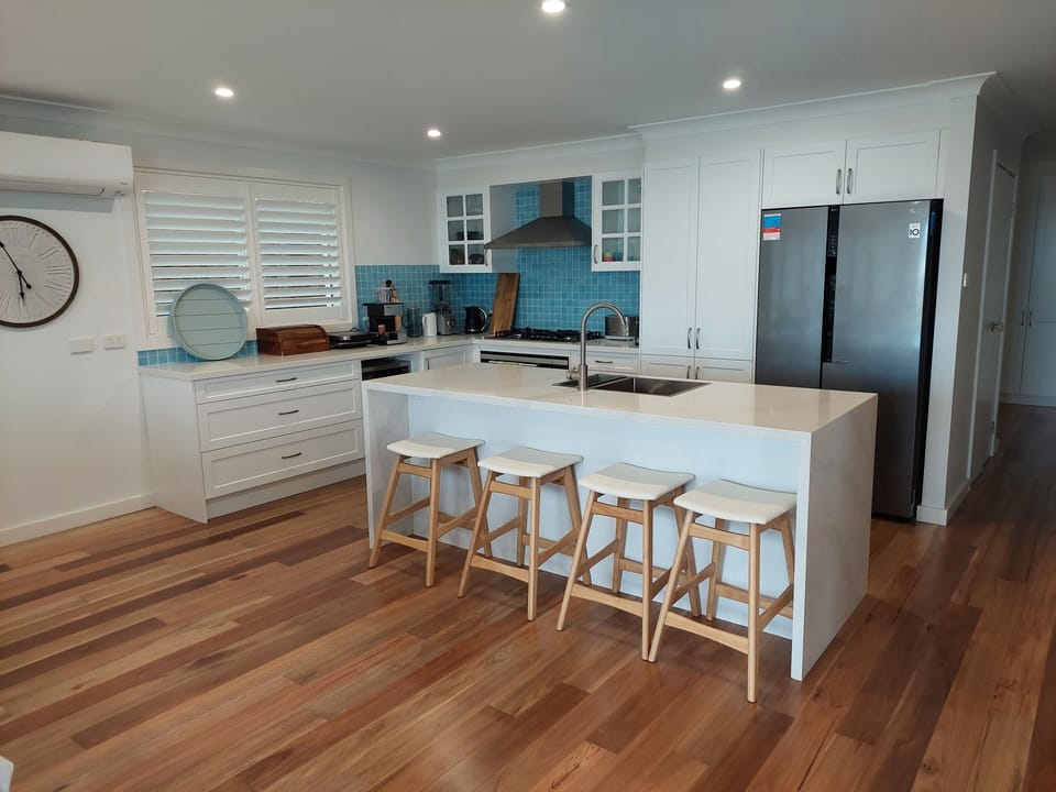 Breakfast bar 