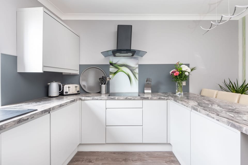 Apartment | Private kitchen | Fridge, microwave, oven, stovetop
