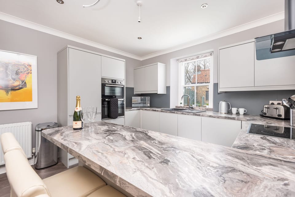 Apartment | Private kitchen | Fridge, microwave, oven, stovetop