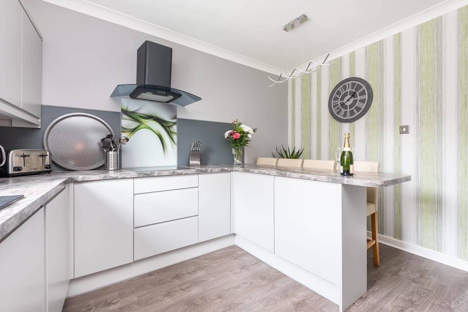 Apartment | Private kitchen | Fridge, microwave, oven, stovetop