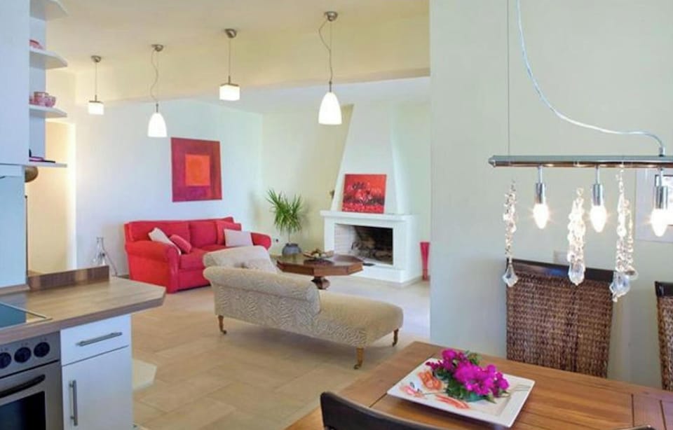 Villa, 2 Bedrooms, Private Pool, Ocean View | Living room | Books