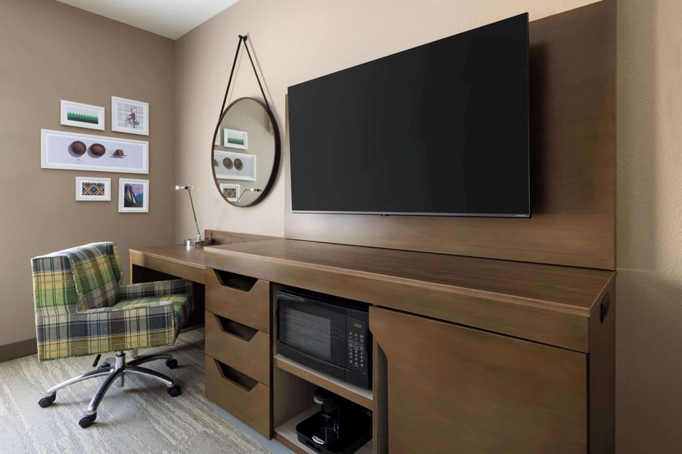In-room safe, individually furnished, desk, WiFi