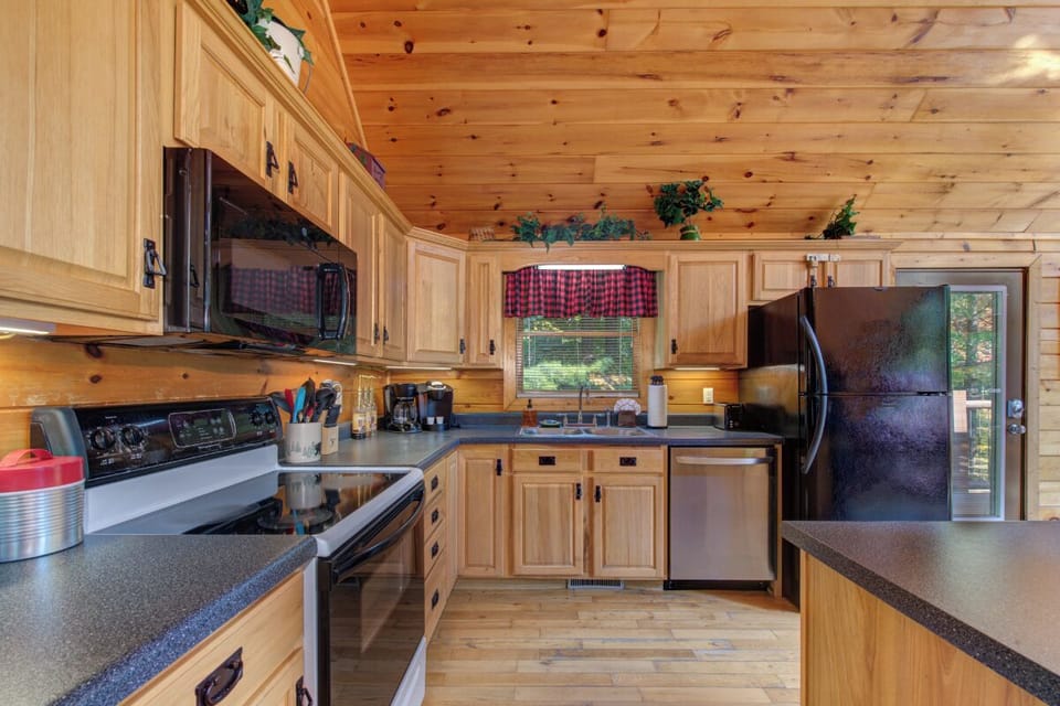 Can't Bear to Leave's fully-equipped kitchen