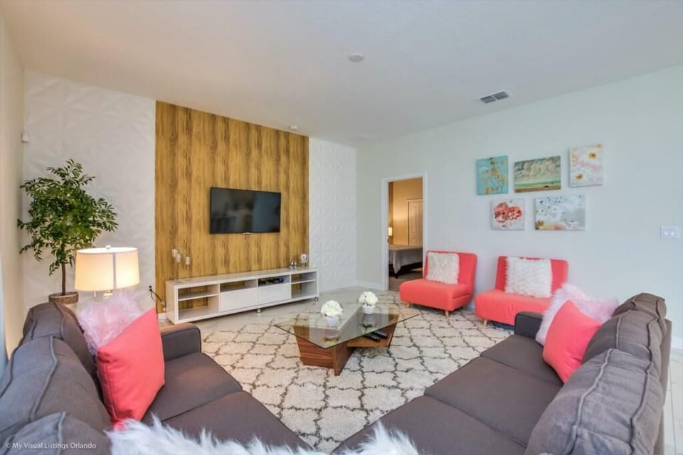 Villa, 5 Bedrooms | Living room | TV, video games