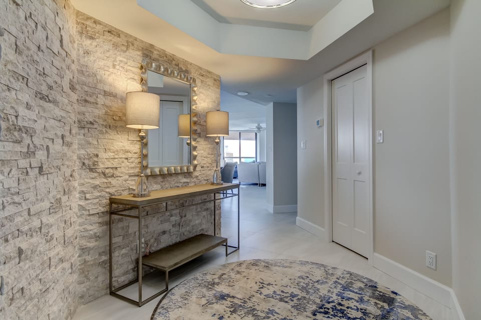 Newly renovated, spacious layout, perfect family beach vacation.   