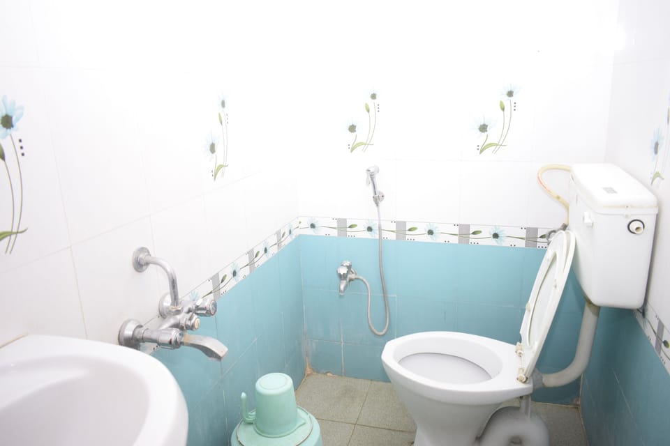Shower, towels, soap