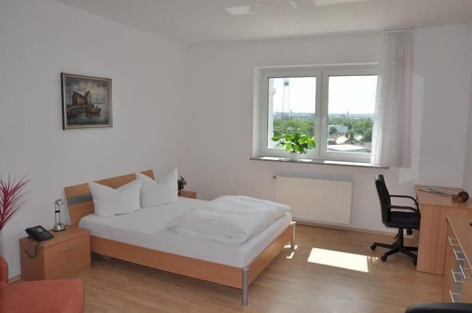 Twin Room, Accessible, Non Smoking | Desk, iron/ironing board (on request), cribs (surcharge), WiFi (free)