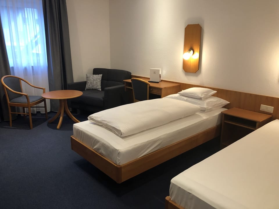 Family Double Room | Desk, blackout drapes, free WiFi, bed sheets