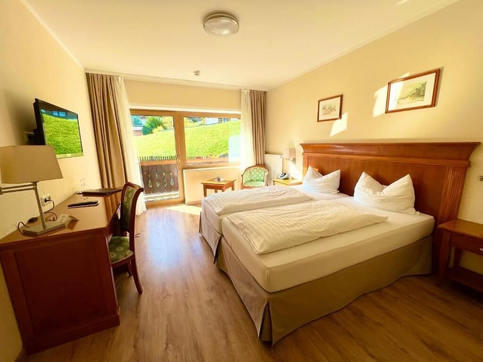 Classic Double Room | In-room safe, individually furnished, desk, free WiFi