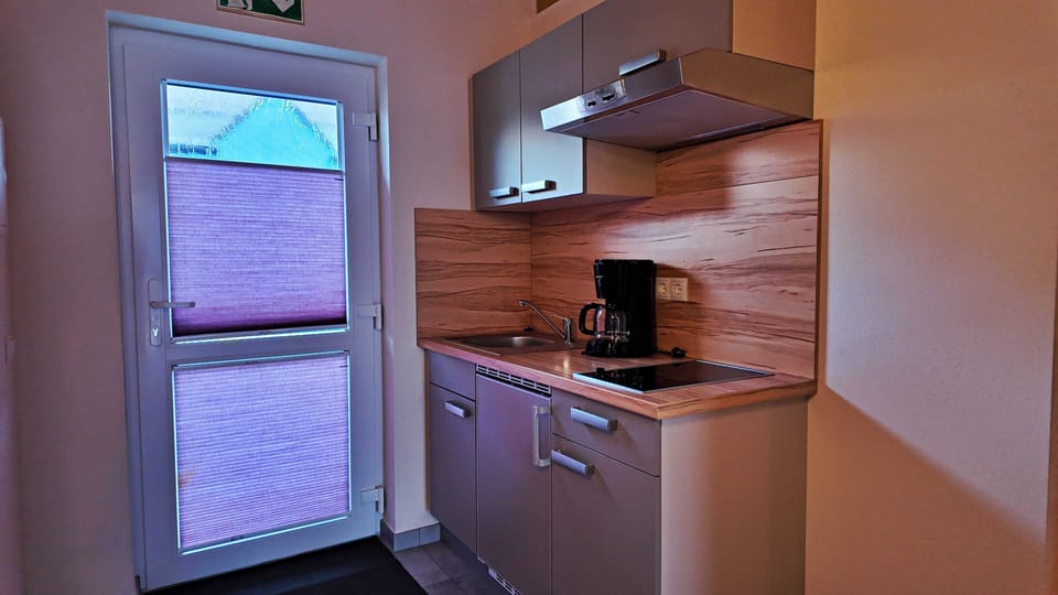 1 bedroom, desk, laptop workspace, blackout drapes