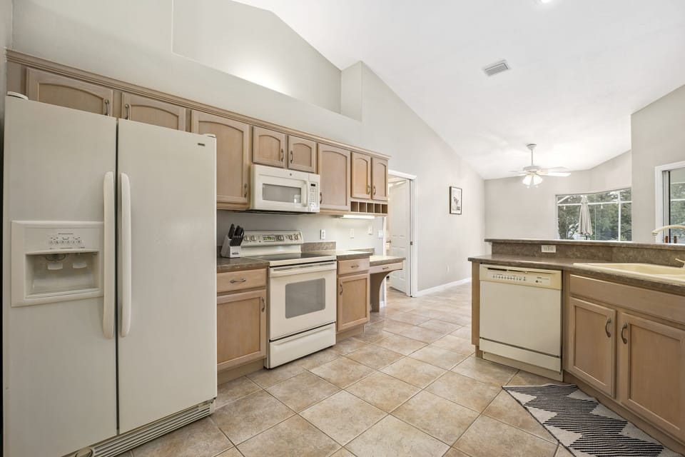 Spacious Kitchen