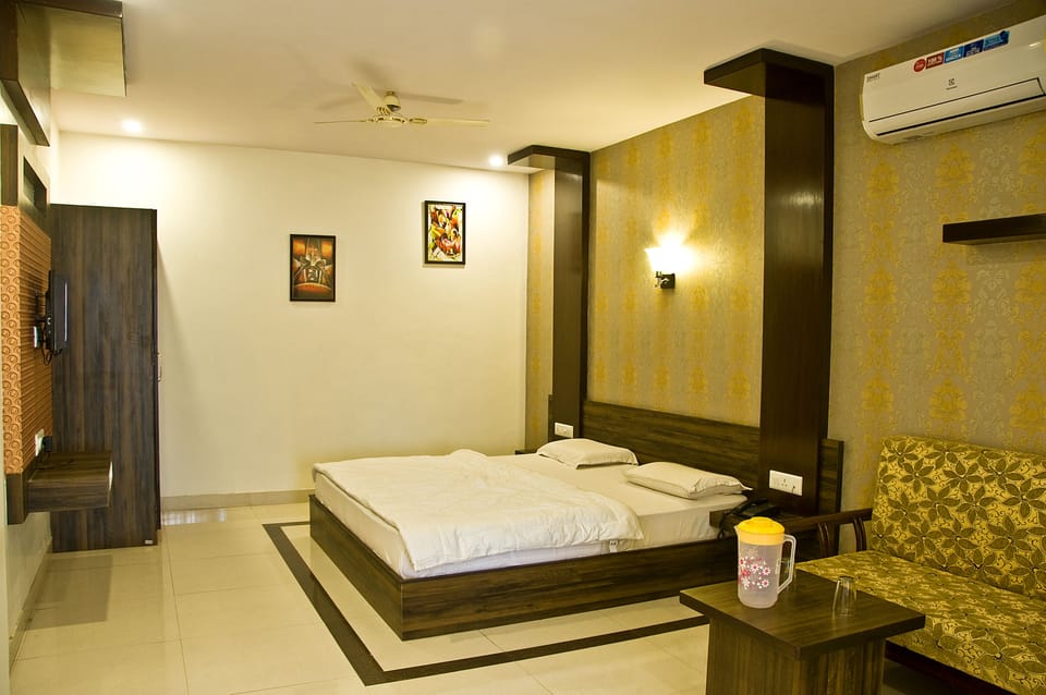Classic Double Room | Individually decorated, individually furnished, iron/ironing board