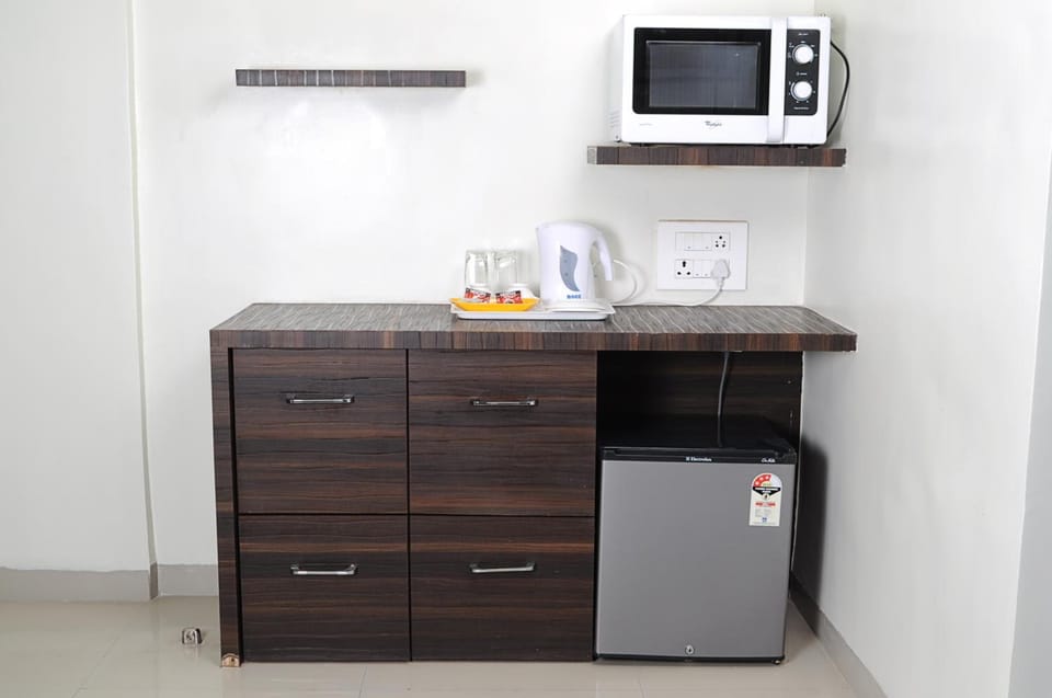 Fridge, microwave, coffee/tea maker