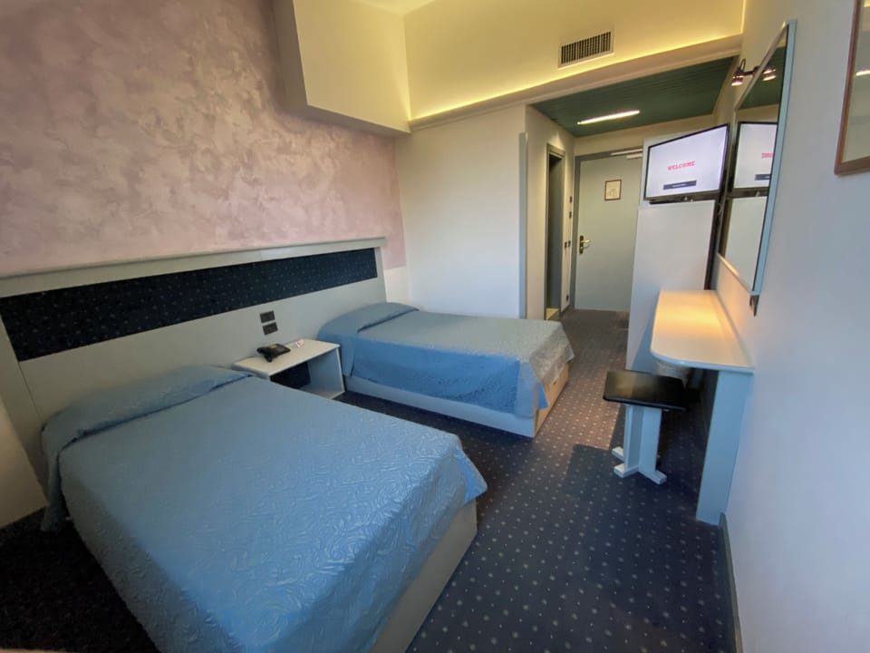 Premium bedding, in-room safe, desk, soundproofing