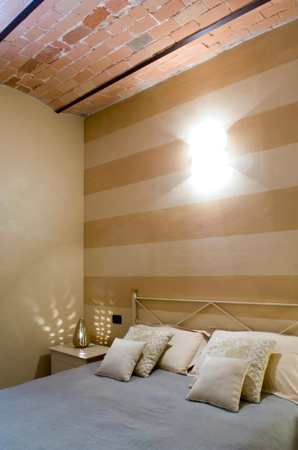 Down comforters, desk, free WiFi, bed sheets