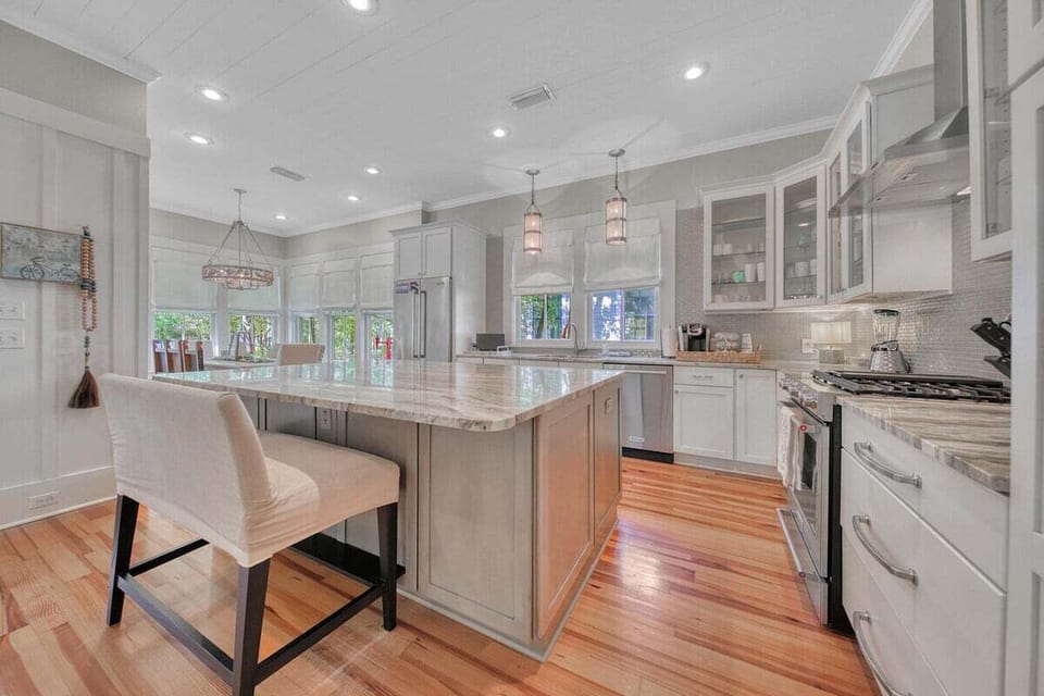 Fully Equipped Kitchen with Island Seating
