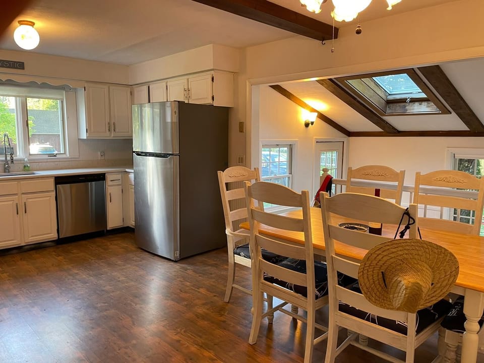 Open renovated kitchen/ dinning room.