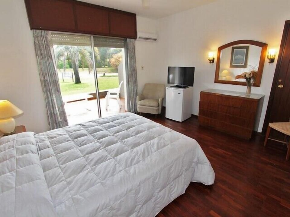 Standard Double Room | Premium bedding, minibar, in-room safe, desk