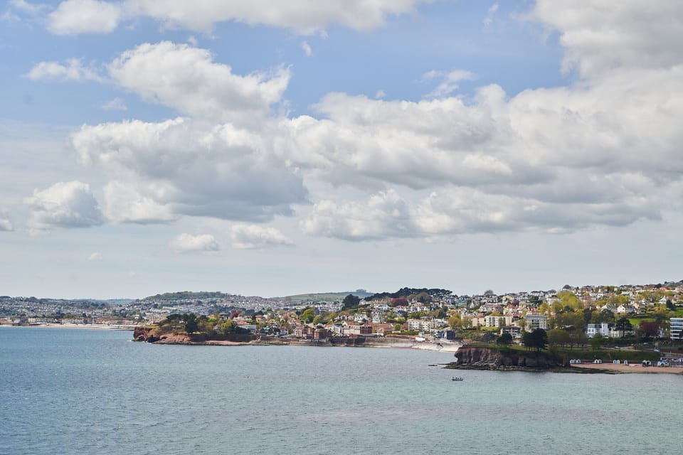 Fresh Escapes - The Moorings - Sleeps 4 - Hot Tub - Torquay