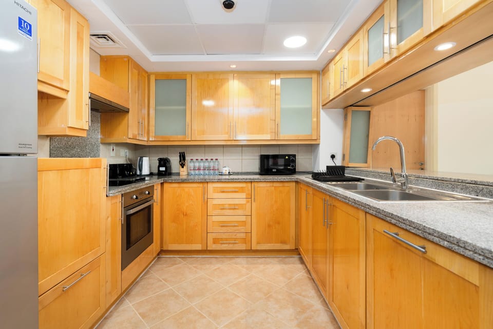 Comfort Apartment | Private kitchen | Fridge, microwave, electric kettle, cookware/dishes/utensils