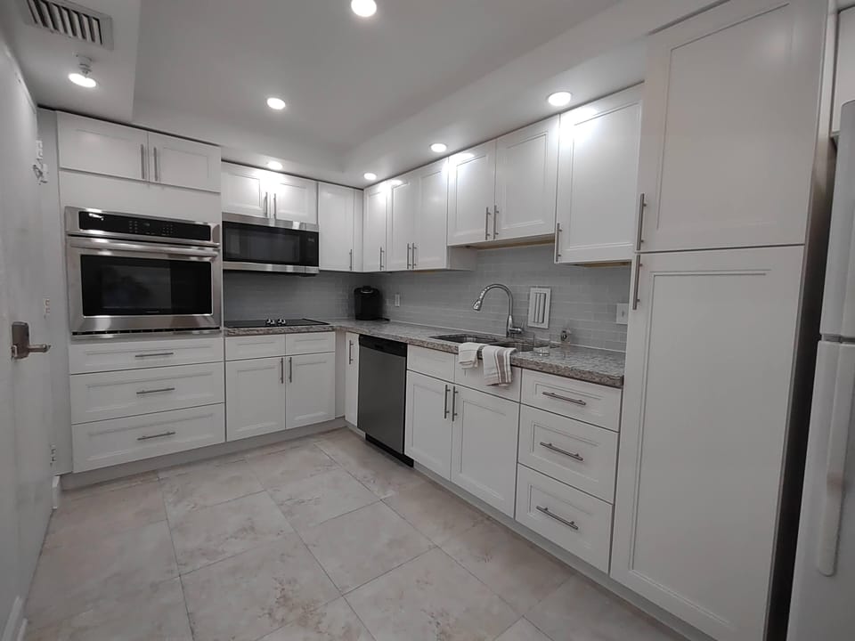 Full size cooking appliances and dishwasher