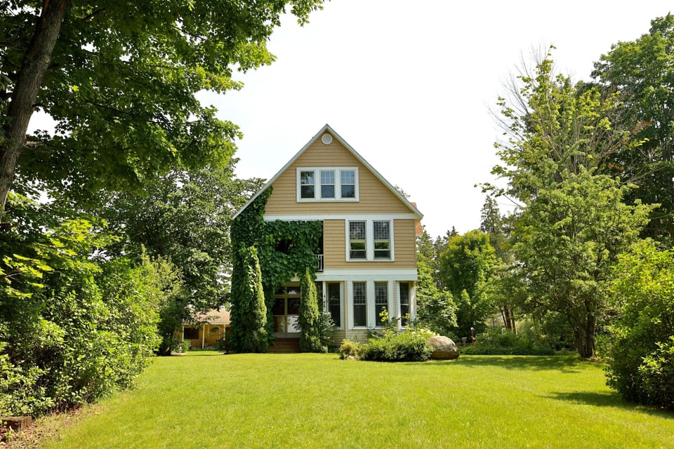 Back of house facing the lake