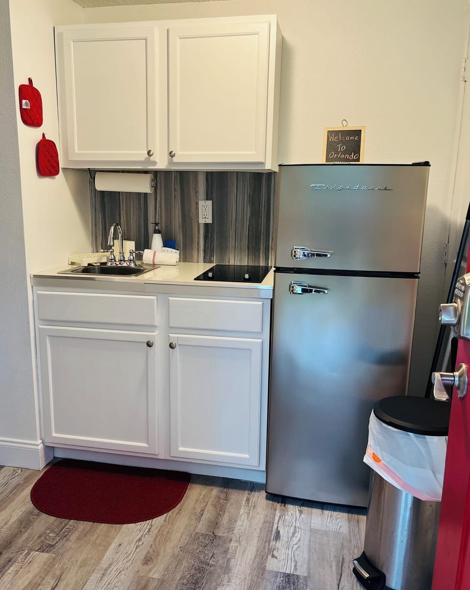 Apartment size kitchenette 