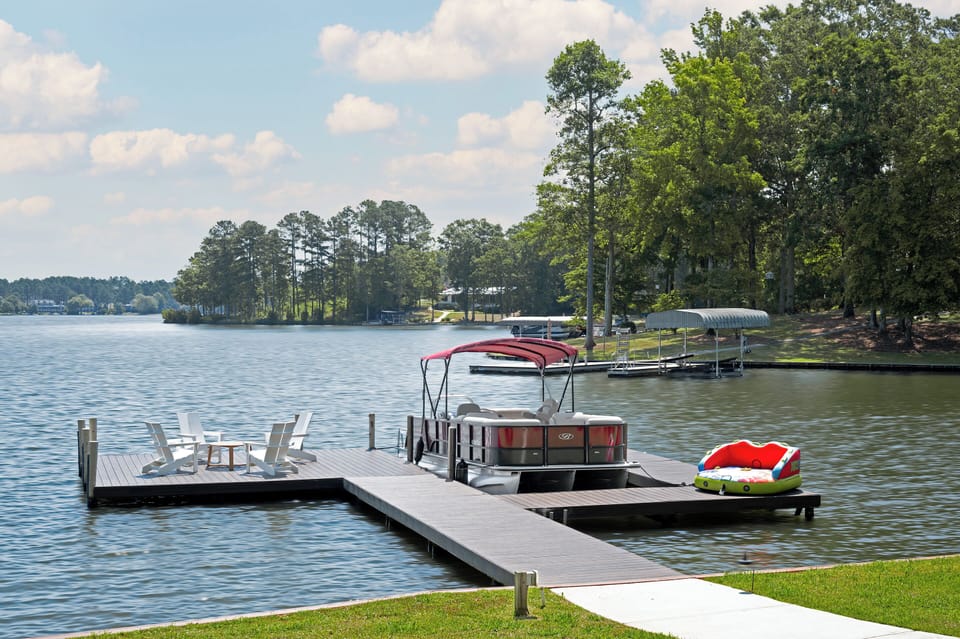 Private dock on Lake Oconee. Ask about our on-site boat rentals!