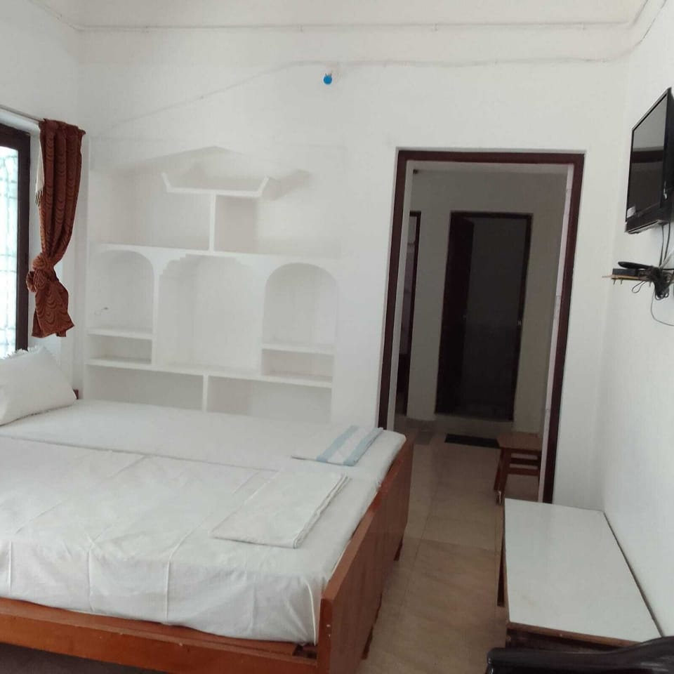 Standard Triple Room | Down comforters, free WiFi, bed sheets