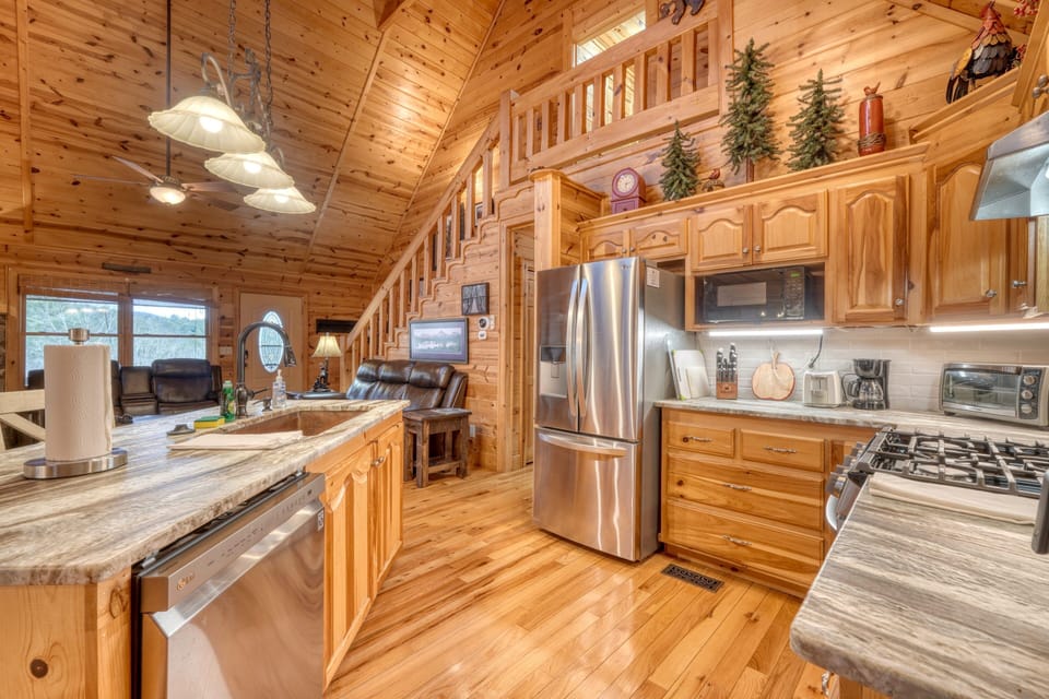 "stayed here for a weekend getaway and could recommend more!"  -Dylan