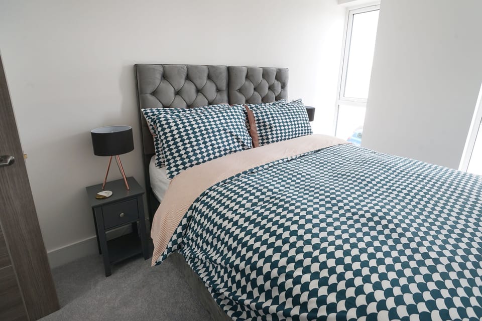Zip and link double bed