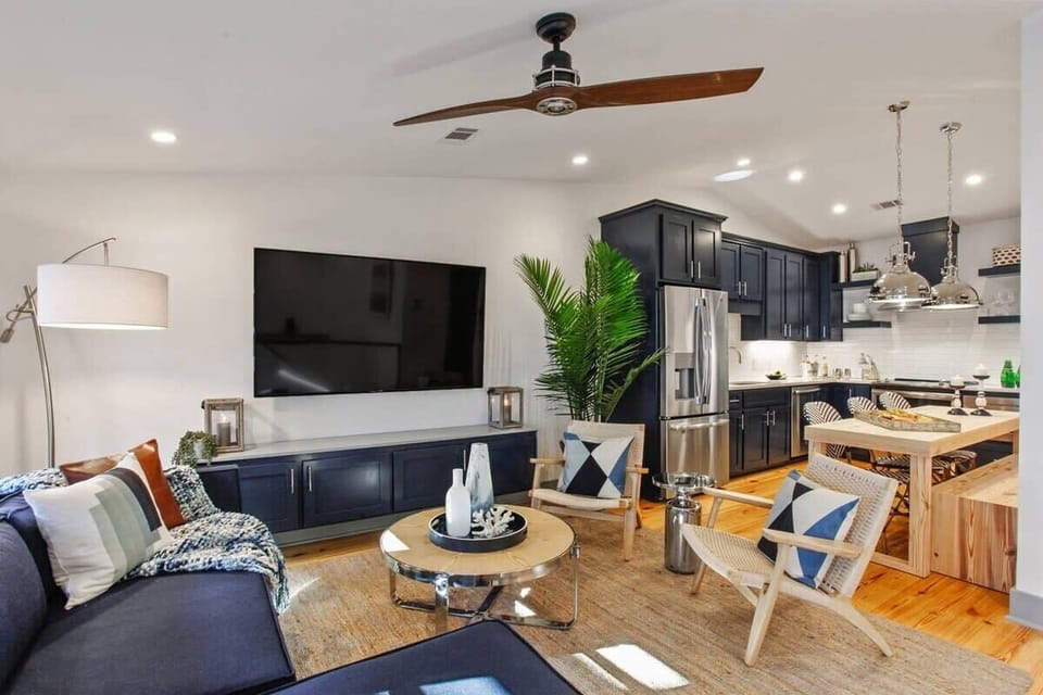 Open Concept Living Room | XL Flat Screen TV | Ceiling Fan | Second Floor
