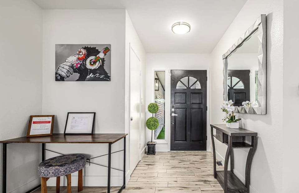 Foyer entrance 