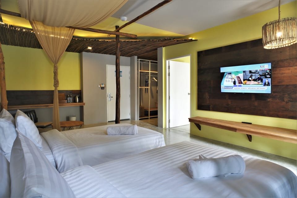 Dugong Family (2nd floor) | In-room safe, bed sheets