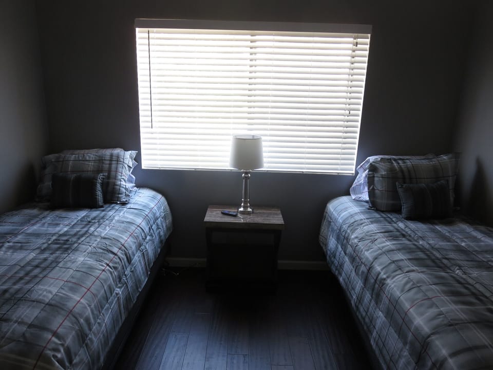 2nd bedroom. (2) Twin XL Beds