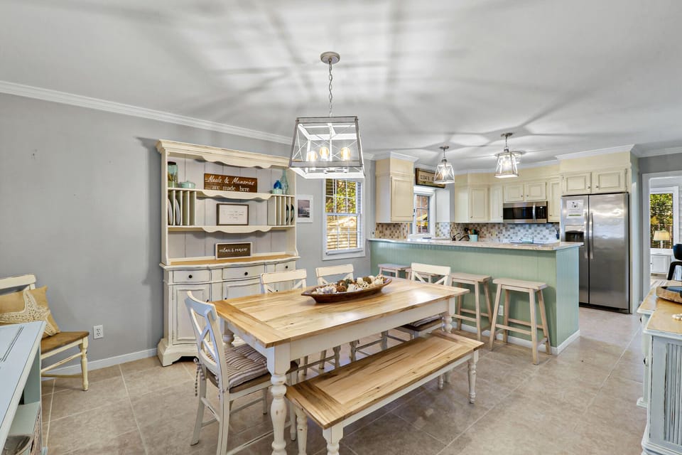 2 Azalea | Dining room with seating for 6 - 2 Azalea | Dining room with seating for 6