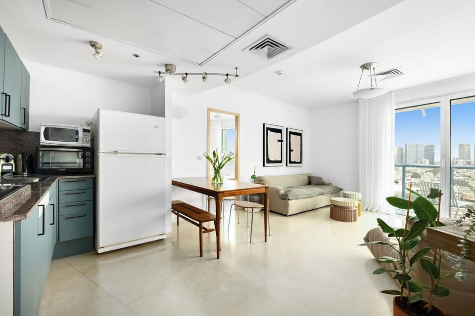 Apartment | Living area | Flat-screen TV